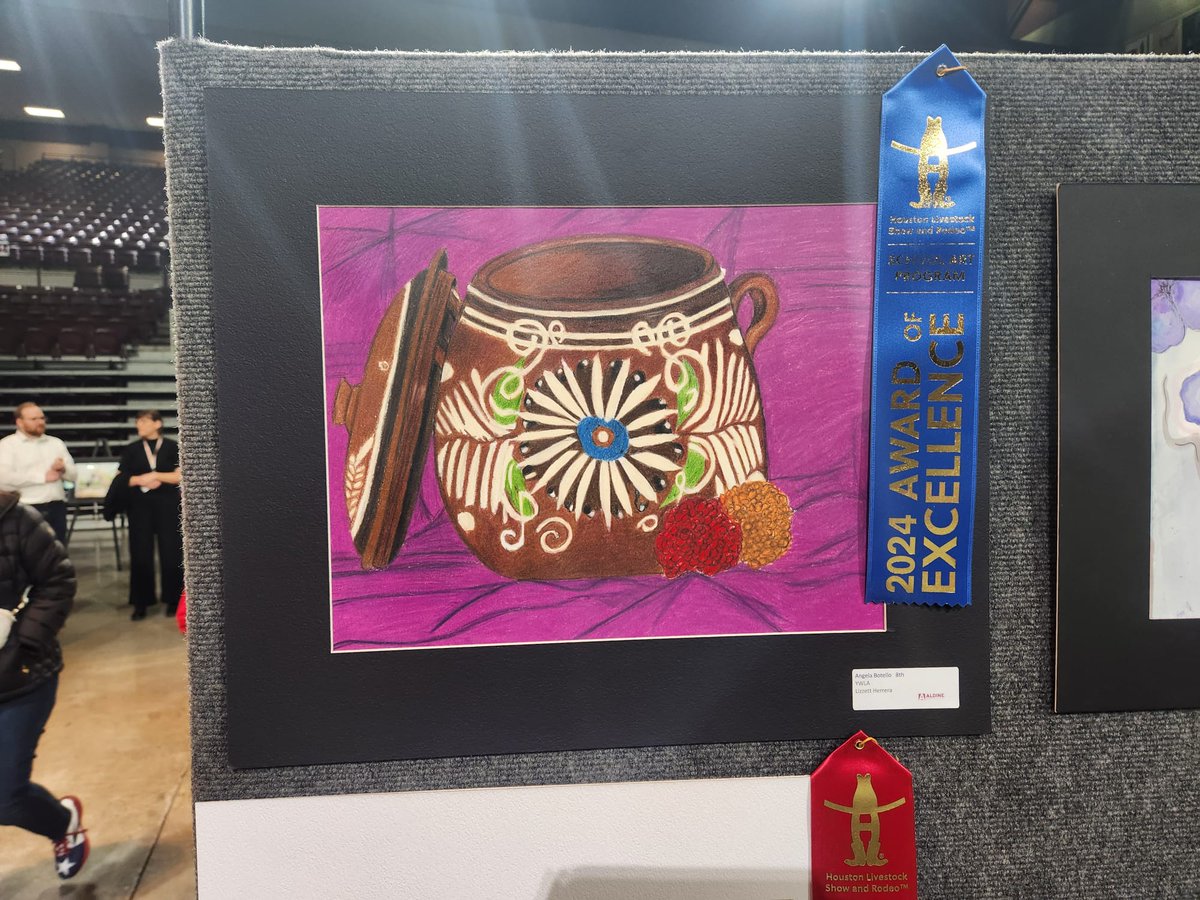 Another HLSR School Art Show under our belts @YWLA_AISD had 3 Finalists in MS Divison & 1 Finalists in HS Division. Proud of my art stds & excitement of being able to compete & receive a ribbon. #AmplifyAldineArt #BuildingArtLegacy @AldineArt @NewmanKaileigh