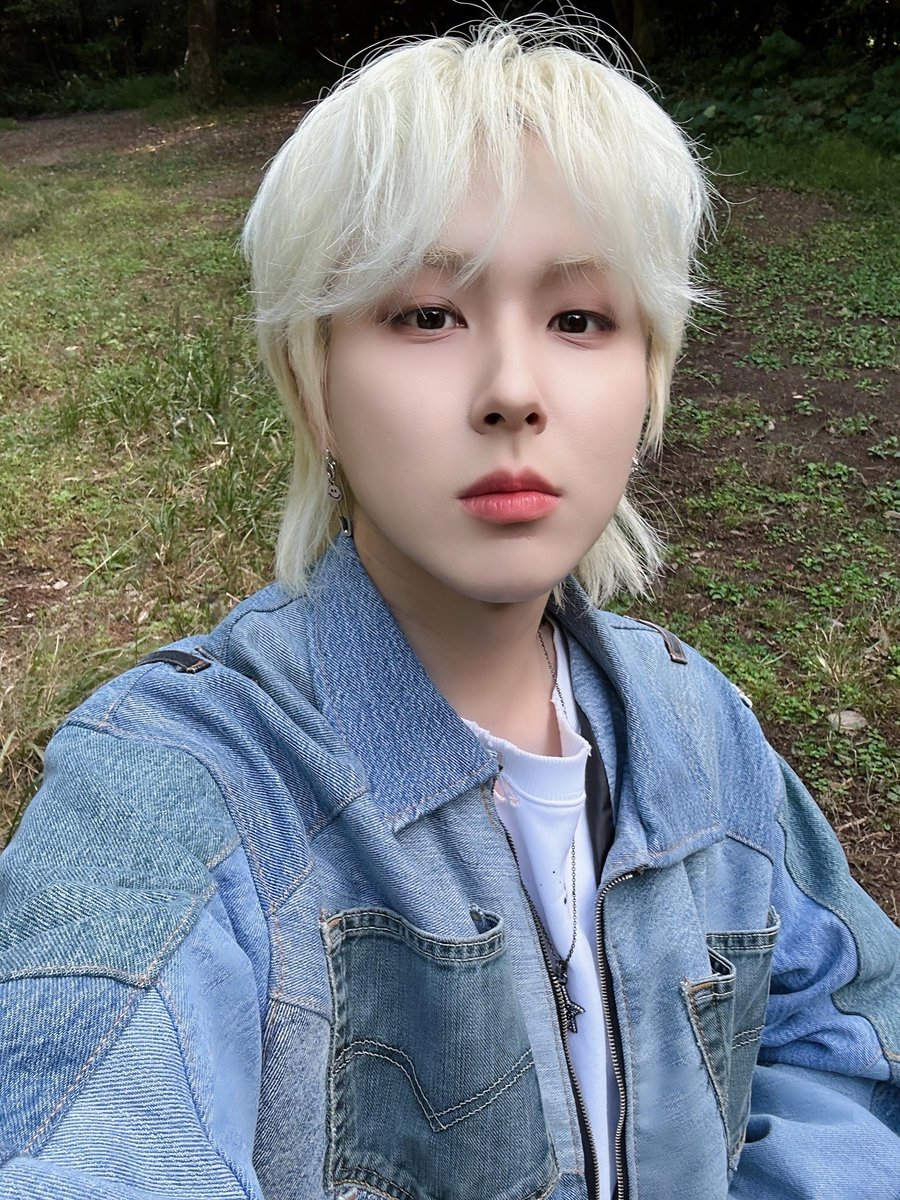 encvision's tweet photo. @oneweinaproject habede giuk, semoga HArapan BErdua DEnganmu cepat terjadi 

ANNWW HAPPY BIRTHDAY URI GIUKK semoga tahun ini makin sukses mmbuat lagu lagu keyen abiszz spt dua album kemarin. wish u all the best giuk !! 💐💐
semoga panjang umur stay safe, stay healthy, kalau bisa stay with weve 💙 https://t.co/4tHu0YdvrJ