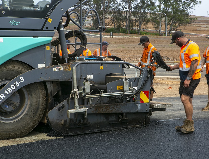 Coffee cups = new roads 🤝

Around 126,000 used paper cups have been recycled to produce 630 metres of road in a @Landcomplaces construction in south Sydney ☕️ 🚧 If the trial is successful, it'll pave the way for more recycled materials to be used across other projects in NSW.