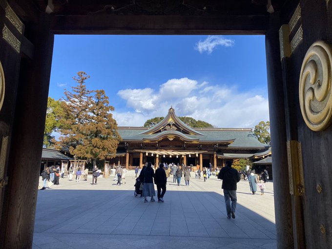 大きい神社久しぶりに来た威厳が凄い #寒川神社 https://t.co/2f6USBMkUi<a href="/tag/%E5%AF%92%E5%B7%9D%E7%A5%9E%E7%A4%BE"class="tags">#寒川神社</a>