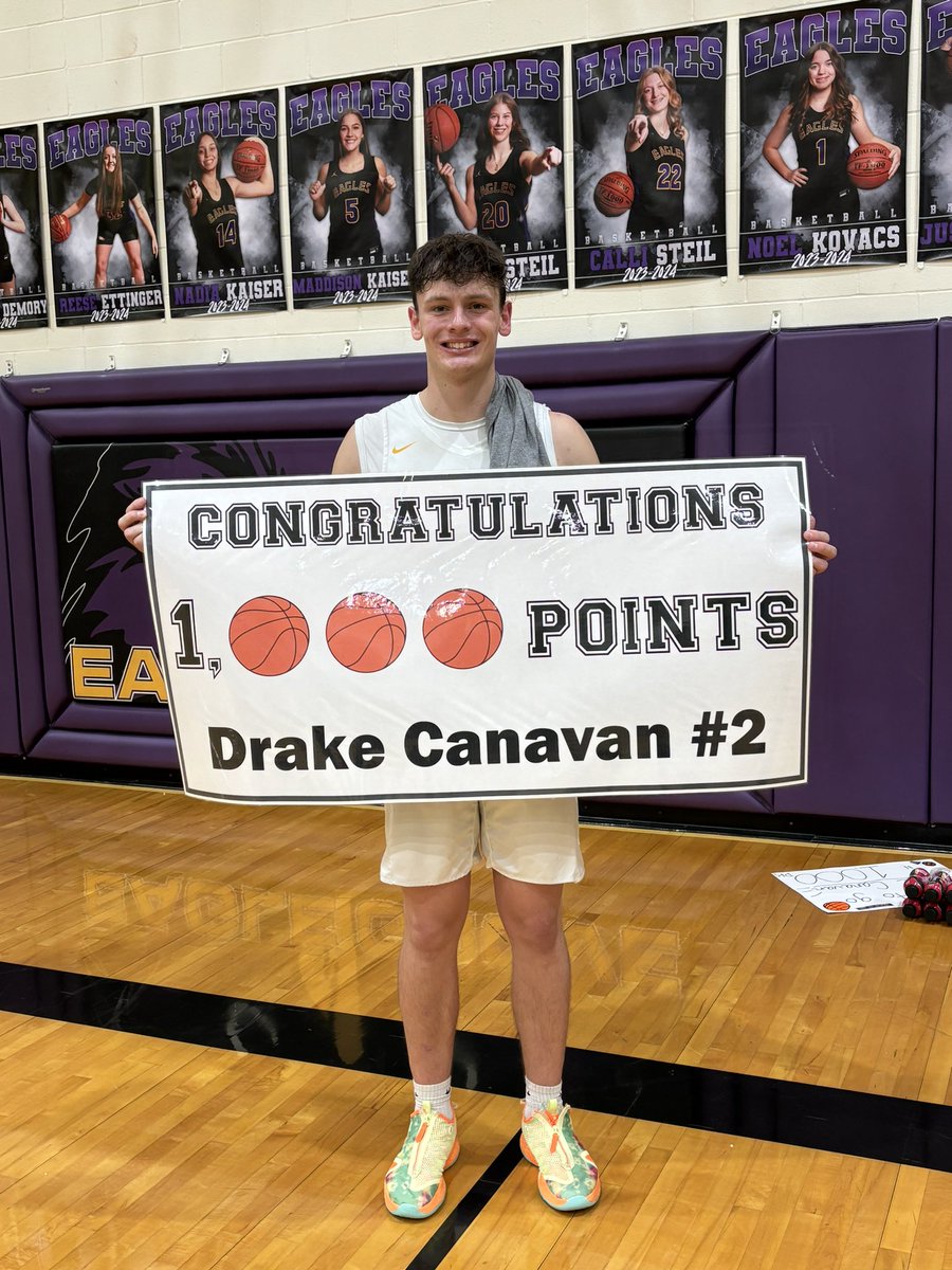 1 🏀 🏀 🏀 tonight! 

Thankful for everyone who made it happen 💛💜