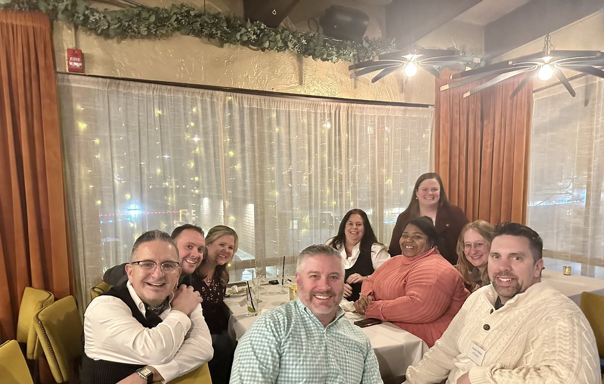 Once a #teamTreasury alum, always a #teamTreasury alum! 
📚✏️💸📊