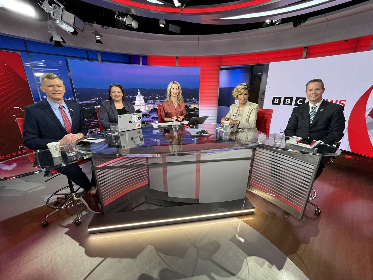 We’re live onair on @bbcnews discussing the latest from the #NewHampshirePrimary and what it means for the race for the @WhiteHouse with @MayorSRB @RodneyDavis @margarettalev @marc_lotter and @KattyKay_ @bbcworld and @SumiSomaskanda in #newhampshire Tune in!