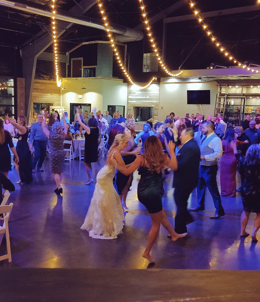 Kick your heels off and dance with the #bride! 

djadrianesparza.com 

#happinessproducer #dancefloorchicago #djlifechicago #djforhirechicago #chicagopartydj #chicagonightlife #djserviceschicago #crowdmover #eventdj