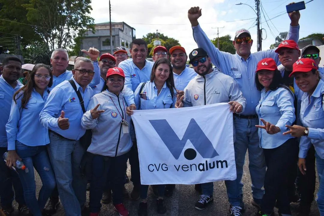 La clase trabajadora de la CVG se unió este #23enero a la Furia Revolucionaria con la Gran Marcha en apoyo a nuestro Pdte. <a href="/NicolasMaduro/">Nicolás Maduro</a> en defensa de la soberanía venezolana. 

¡La CVG con orgullo, Todos con Maduro!
#hectorsilvavzla