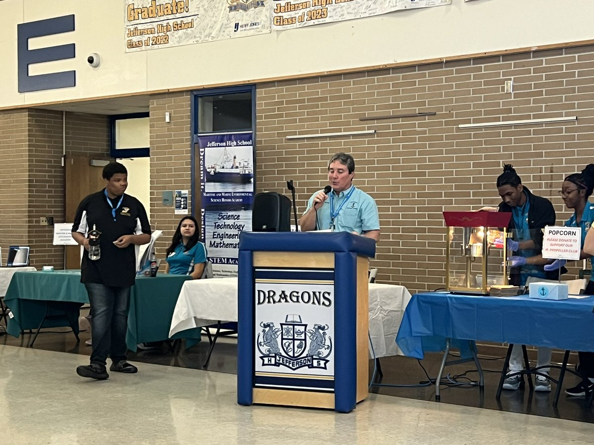 SDHCMagnet's tweet image. The Maritime Expo here at @jhsmagnet is THE place to be tonight!

Partners from as far as Michigan and Massachusetts stand next to those from right here in Tampa to talk about how great this program is

If you have an offer here, #ACCEPTMagnet today

@HillsboroughSch #WeAreMagnet