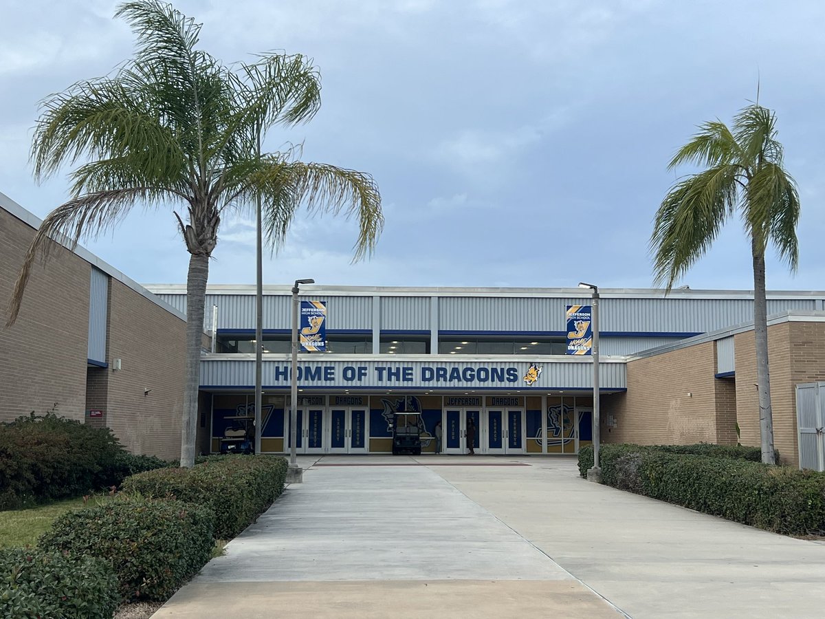 SDHCMagnet's tweet image. The Maritime Expo here at @jhsmagnet is THE place to be tonight!

Partners from as far as Michigan and Massachusetts stand next to those from right here in Tampa to talk about how great this program is

If you have an offer here, #ACCEPTMagnet today

@HillsboroughSch #WeAreMagnet