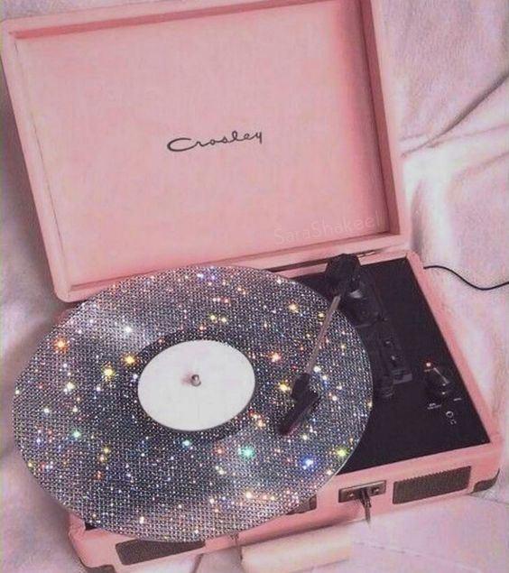 npomvtt's tweet photo. A discografia de quem te dá essa sensação? https://t.co/WfO4PR4cYS