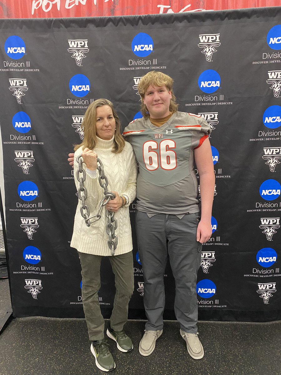 I had a great overnight at WPI this weekend! Thank you to <a href="/CoachMKellyWPI/">Coach Kelly</a>, <a href="/CoachRobFB/">Chris Robertson</a> and my host for having me and showing me what it’s like to be a student athlete at WPI.