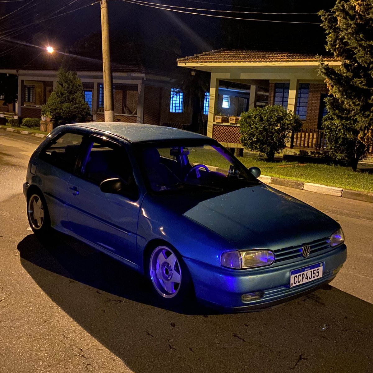 therealryq's tweet photo. eu acho meu carro muito chave pqp olha wssa porra https://t.co/6KqW18GM7H