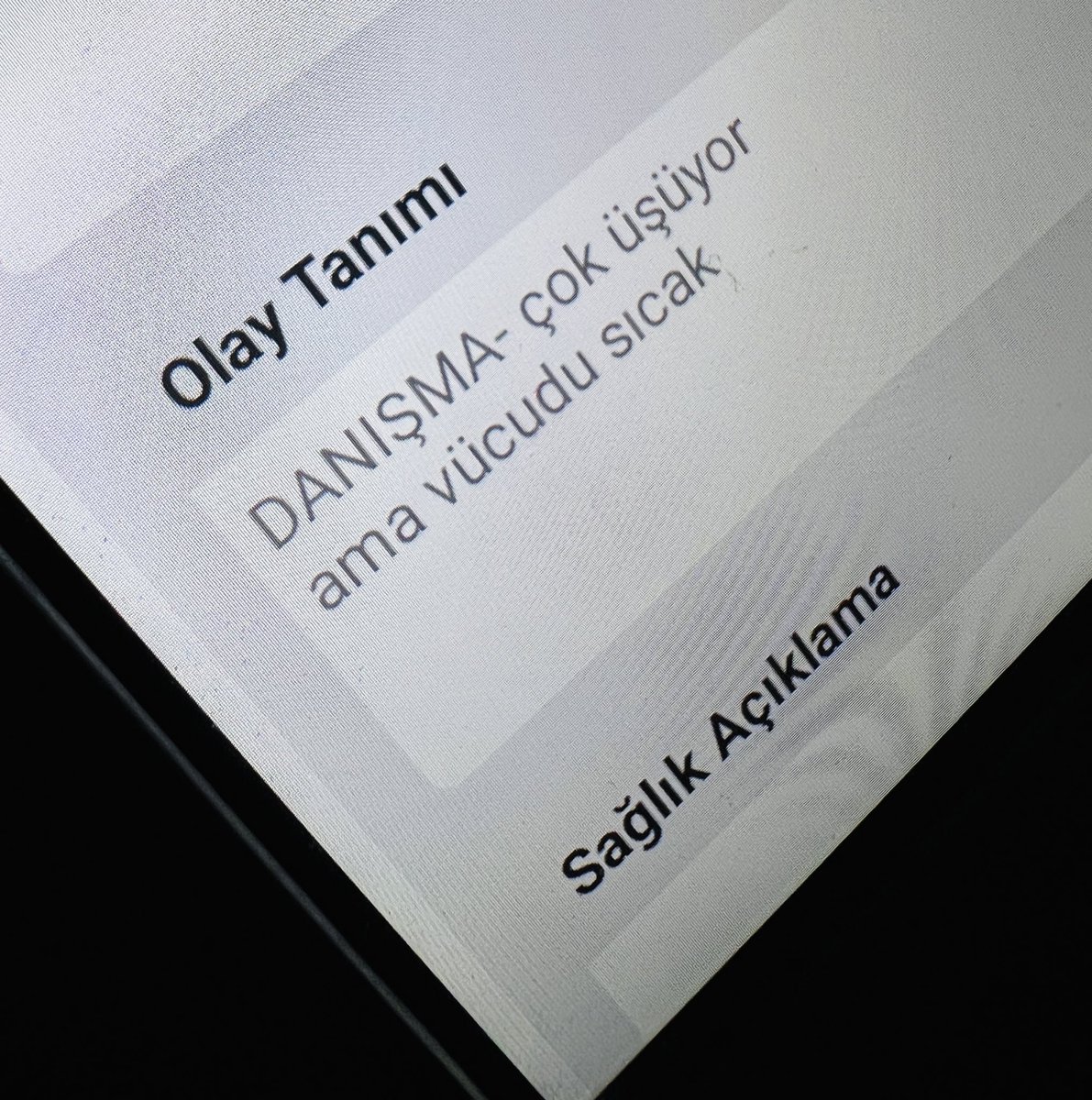 nrbgalyn's tweet photo. Evet evi soğukmuş o yüzden ambulansı aramış:):):) https://t.co/Yo9j0duAT6