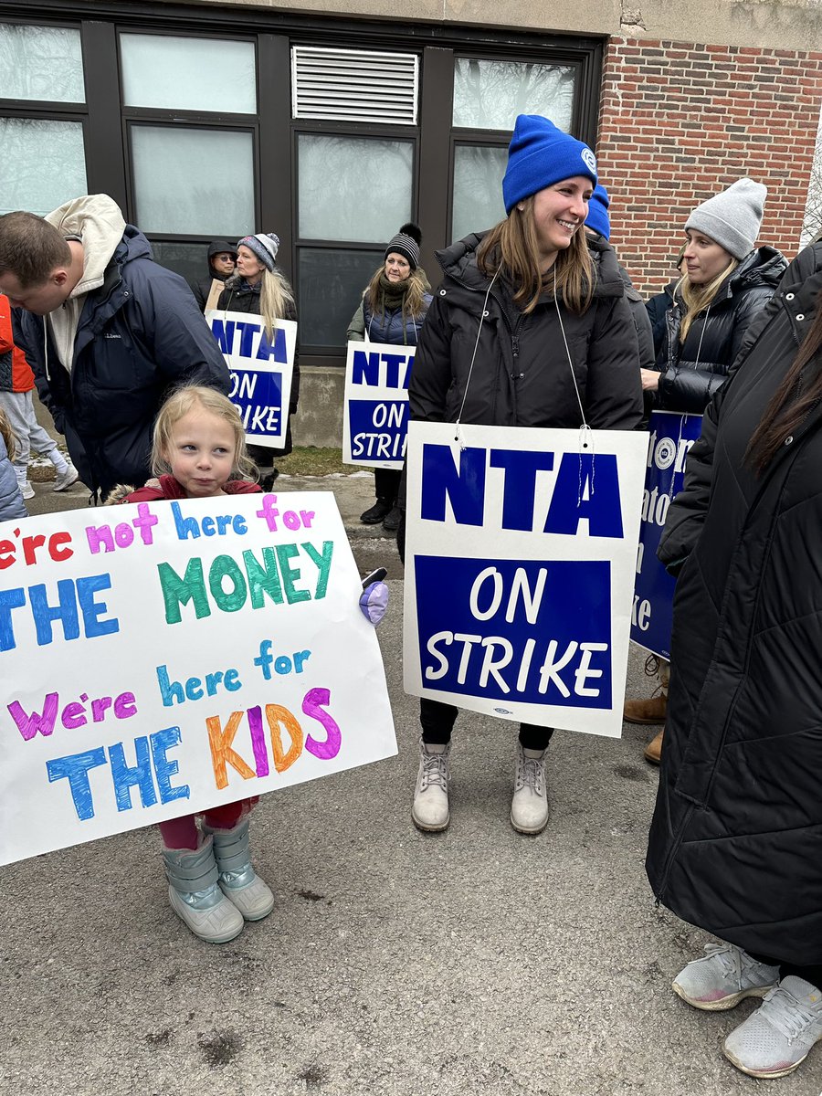 Proud to join Brenna and her colleagues with <a href="/NewtonTeachers/">Newton Teachers Association</a> on the strike lines today, teaching our girls a valuable lesson in the power of organized labor. “The labor movement was the principal force that transforme­d misery and despair into hope and progress.” - MLK