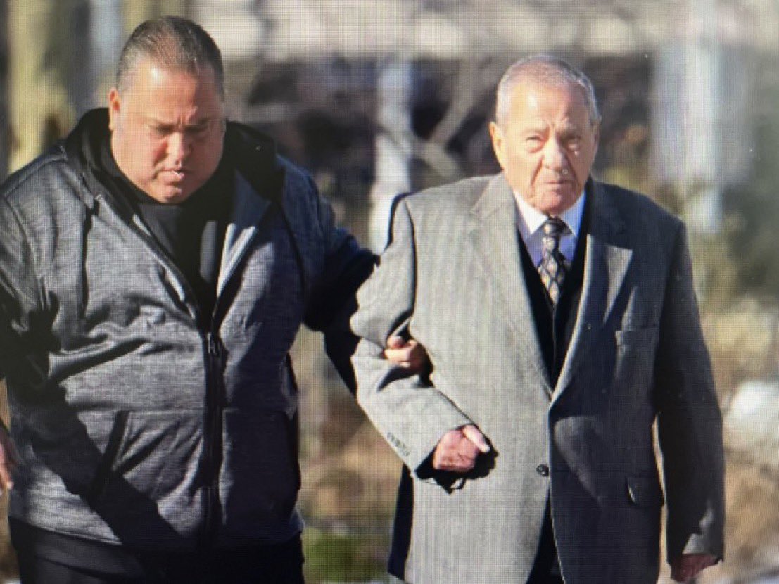 🚨#BREAKING: Colombo underboss Benjamin “The Claw” Castellazzo, 86, was sentenced to 15 months in prison.

He was sentenced on racketeering charges and took a plea deal.
