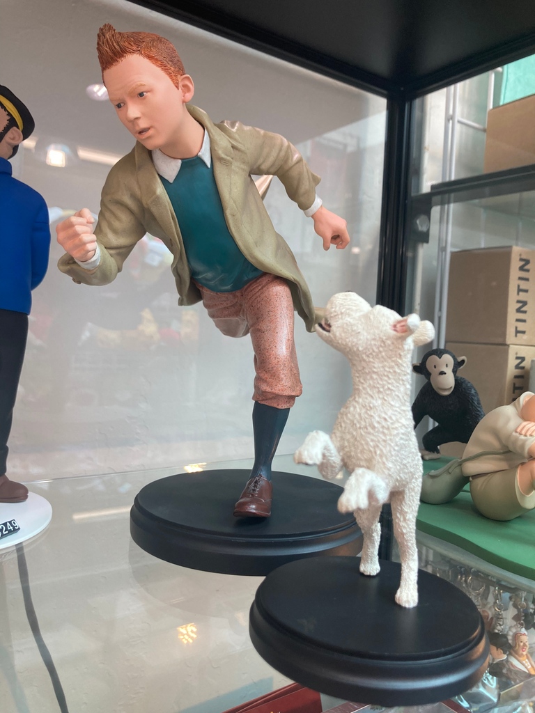 Tintin, Steven Spielberg style 🤌✨  ➔ shorturl.at/fCRZ7 

#tintincomics #resinfigure #resinfigures #toyfigure #toyfigures #resinstatue  #theadventuresoftintin #ligneclaire #StevenSpielberg #movies #sausalitoferry #sausalito #shopsmall #california #sausalitoca