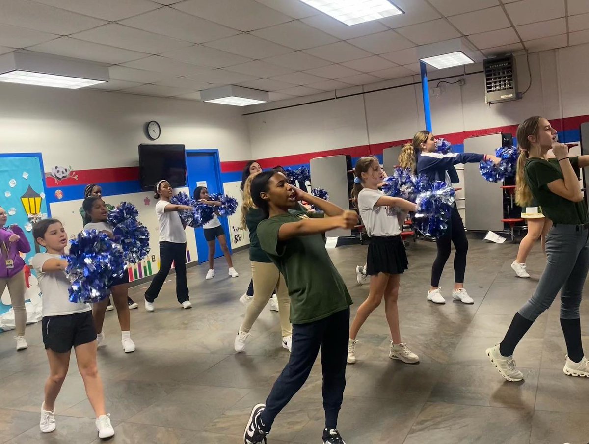 Schoeffner’s Pep Squad practiced with Harry Hurst Middle School today as they prepared for their joint halftime performance! We hope to see you on January 30th! #SCPPS #YouandI #WeareSCPPS
