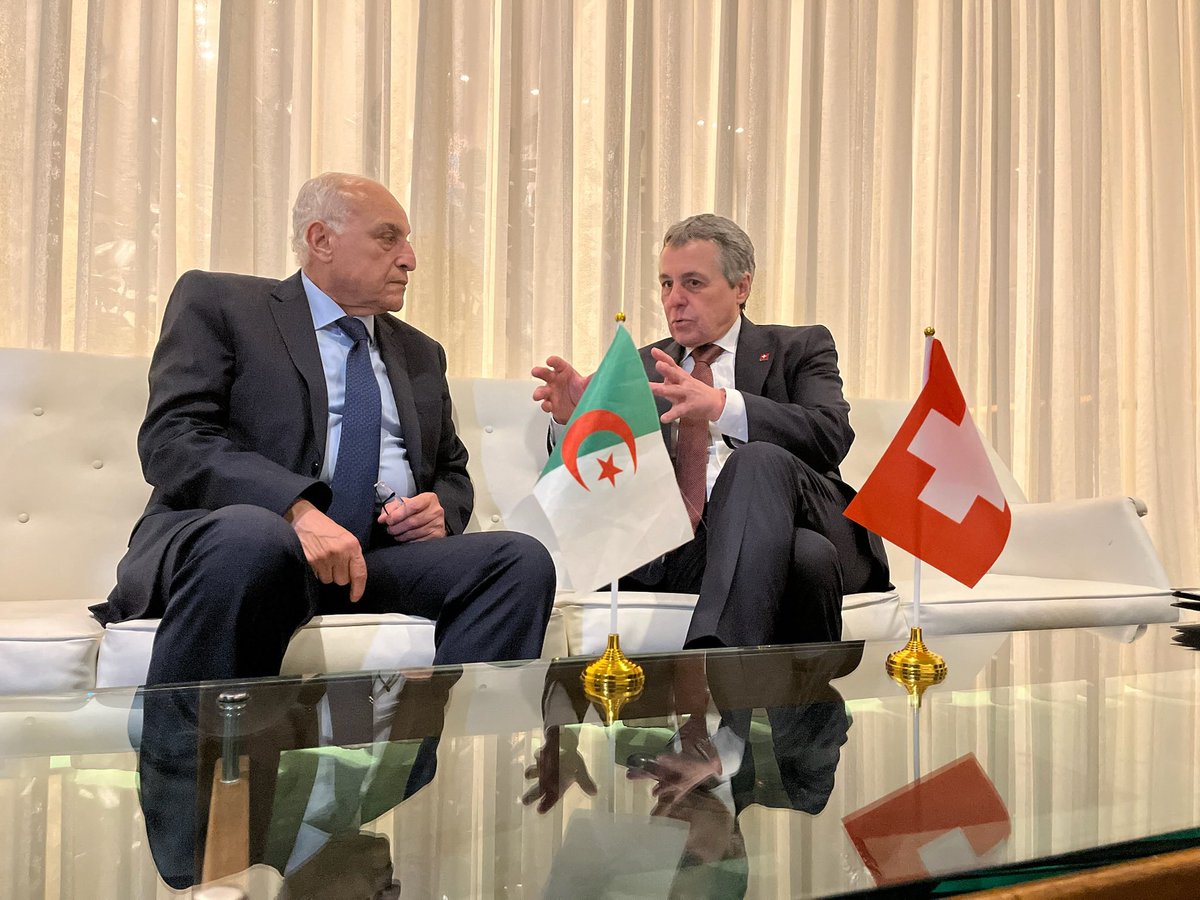 ignaziocassis's tweet image. Fruitful meetings at the margins of the ministerial 🇺🇳 #UNSC debate on the #MiddleEast with 🇩🇿 FM @AhmedAttaf_Dz, 🇱🇧 @Mofalebanon &amp;amp; 🇯🇴 FM @AymanHsafadi. 

We discussed:

👉The situation in #Gaza &amp;amp; risk of regionalization
👉The need for a two-state solution
👉Bilateral relations