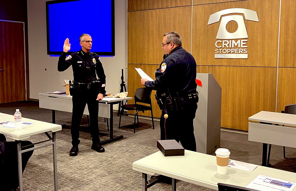 paulscordova's tweet photo. Priceless to be sworn in by one of your best friends, RUPD Chief Rodriguez, as the incoming Houston Area Police Chiefs Association President. Thank you to District Attorney Kim Ogg who agreed to be our guest speaker today. @AldinePolice @AldineISD @RiceUniversity #HAPCA https://t.co/Gqney95c1e