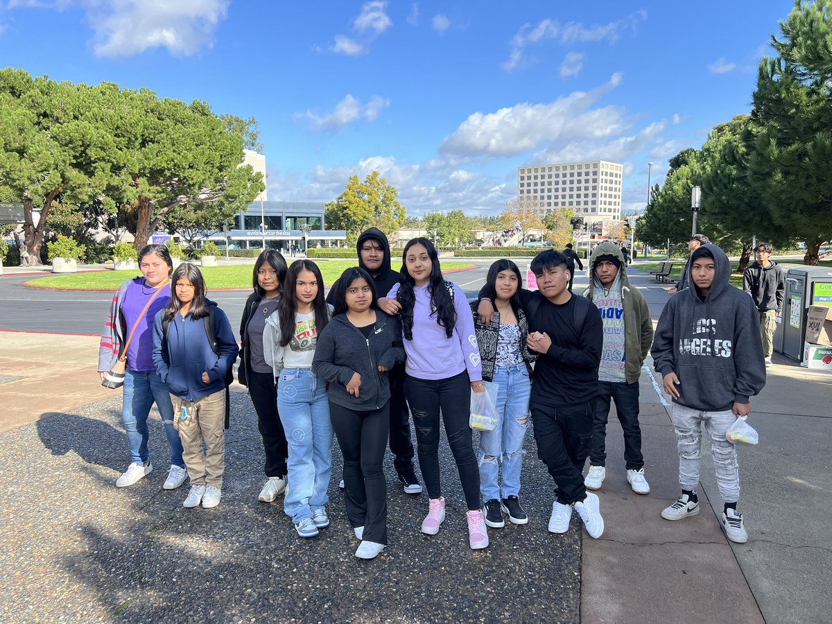 erendirapsoria's tweet photo. AVID field trip to UC Irvine was a success! What a beautiful campus! 💙💛 @hhs_viking @PrincipalBravo #AVID #AVIDEL #CollegeReady #Anteaters https://t.co/iCAeRCjlDt