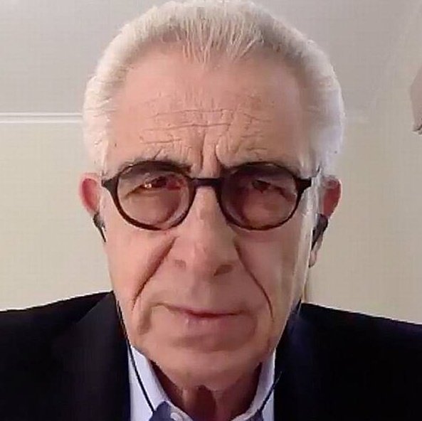 ERNESTO ZEDILLO: Pasó deuda de privados a deuda pública por Miserable. Creó las Afores para que banqueros se quedarán con 50% de las pensiones. No subió el salario mínimo porque no le importó México. Vendió trenes a Unión Pacífic para terminar siendo socio de ellos ¡CORRUPTO!