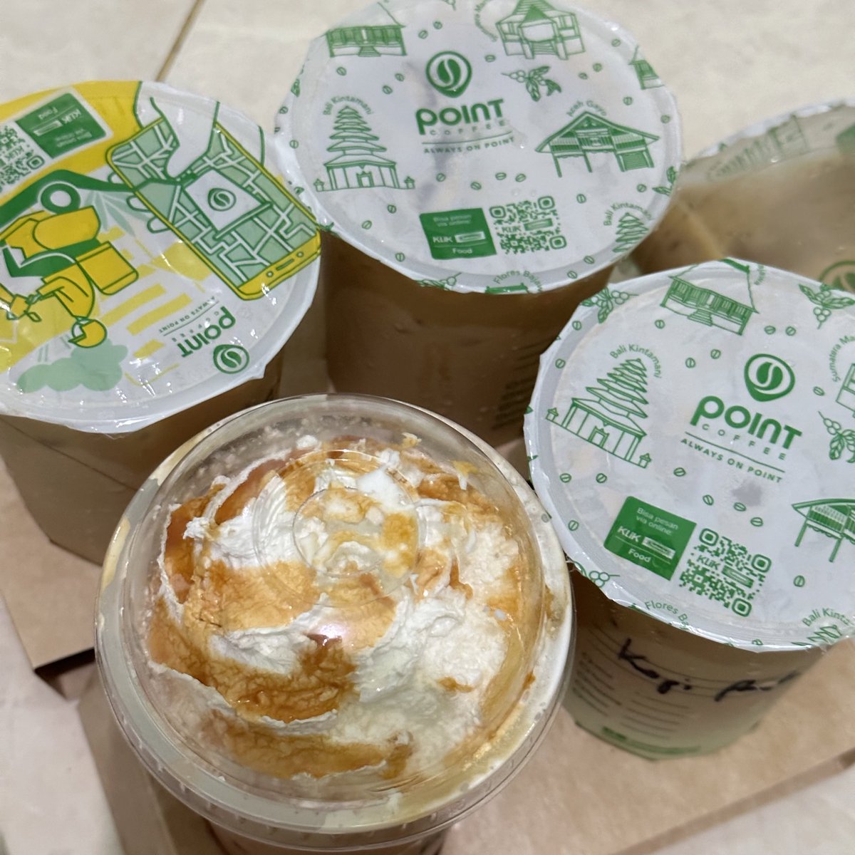 silhouitte's tweet photo. many things about food in my gallery. time to memory and reviewㅡ by myself! ; 🍮🥧🍯🍔🍤 https://t.co/rZcts4c95w