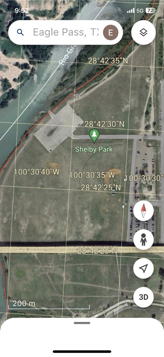 Excelsi04144814's tweet photo. @krassenstein You  just exposed yourself as somebody who is ignorant of the actual situation.

These photos are Shelby park and  TWO international bridges that are EASY walking distance away using the Mexican roads.

The purpose of Texas was to make them use the Port of Entry (as law requires) https://t.co/eUOtNo1WMZ