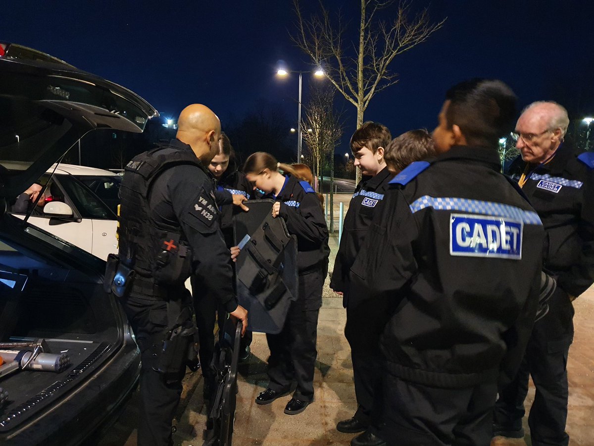 After some quite nasty incidents attended by @firearmsWMP in the last few days, it was great for us to attend & engage with our @CadetsWMP colleagues & talk to them about our work & kit. Always happy to do this work! @WMPolice @SandwellPolice