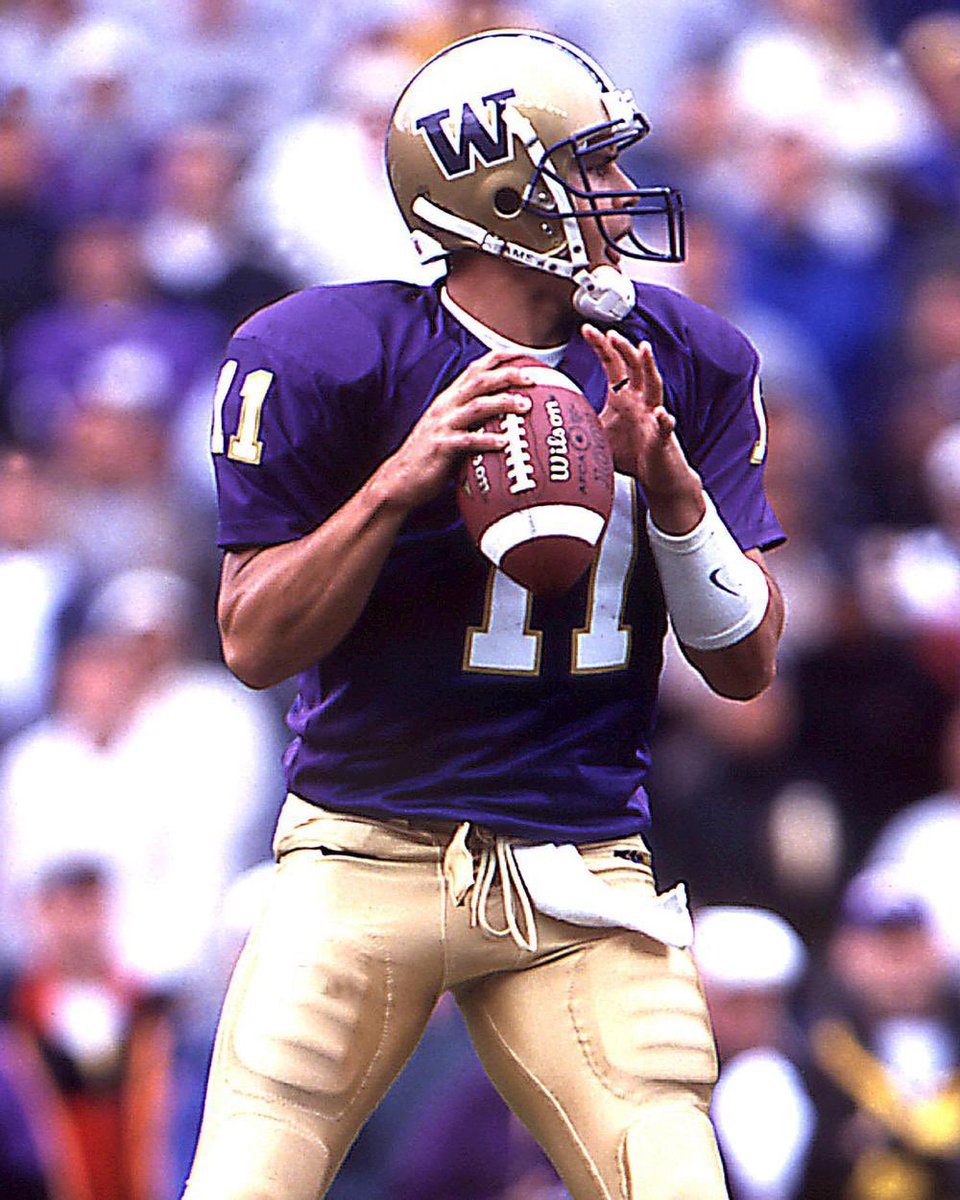 Toilolo_Montana's tweet photo. Today I am humbly blessed to be re-offered by the University of Washington! Thank you @CoachKaufusi &amp; @CoachOmura for this opportunity ☔️ @MDFootball @UW_Football @GregBiggins @BrandonHuffman @adamgorney @TheUCReport @247Sports 🥤 https://t.co/jRDHFSimbS