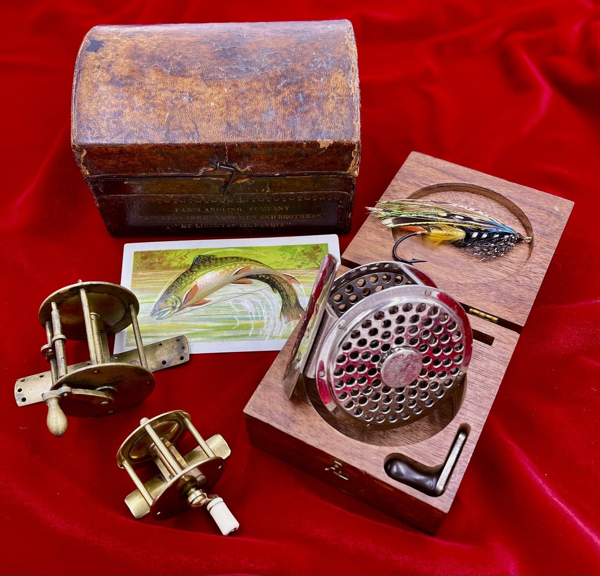 TreasuresFly's tweet image. A few fly fishing treasures I am bringing to the Fly Fishing Show @flyfishingshow in Edison, NJ Jan. 26-28th where I will be signing books and doing #antiqueflytackle and rod valuations with rod expert Jerry Girard in Booth #238. Come see us—bring some tackle! #vintageflytackle