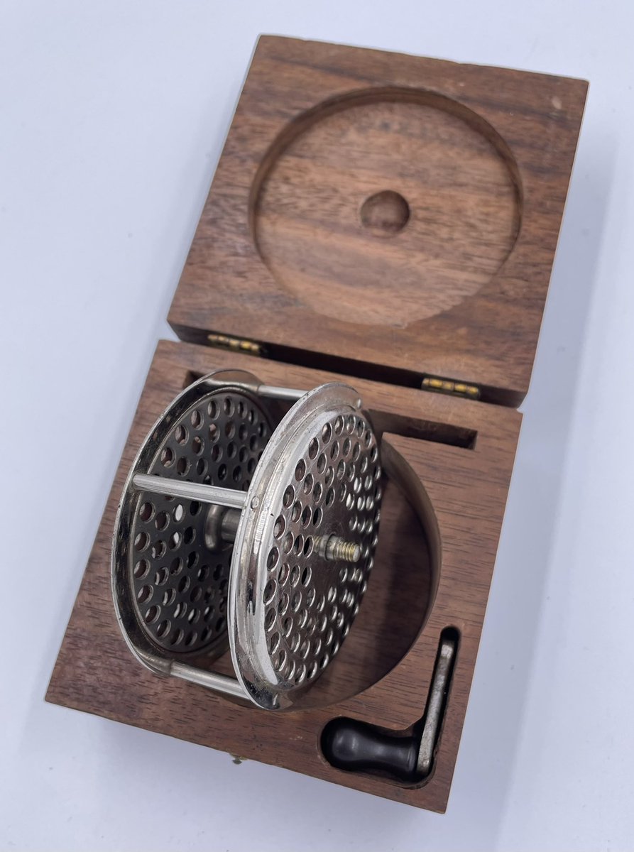 TreasuresFly's tweet image. A few fly fishing treasures I am bringing to the Fly Fishing Show @flyfishingshow in Edison, NJ Jan. 26-28th where I will be signing books and doing #antiqueflytackle and rod valuations with rod expert Jerry Girard in Booth #238. Come see us—bring some tackle! #vintageflytackle