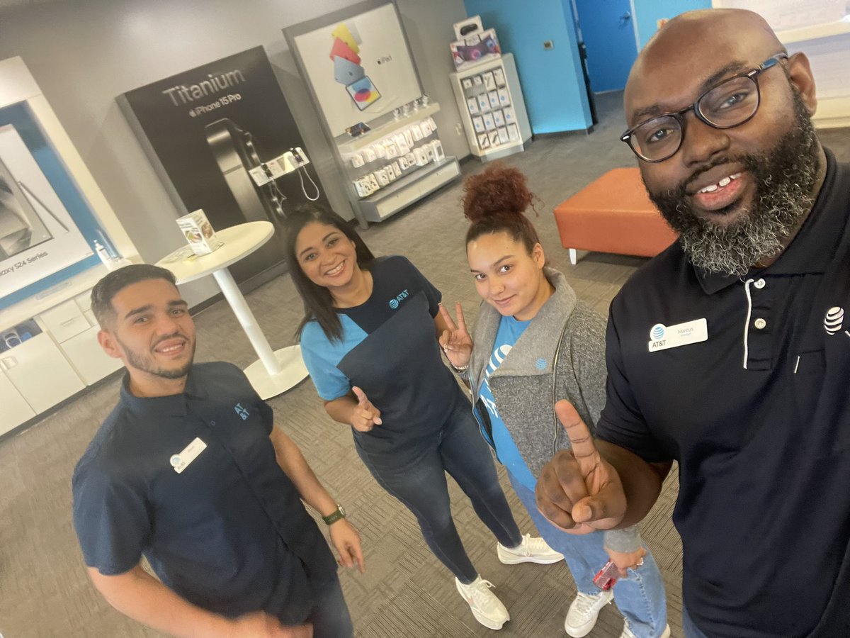 I had a great time speaking with the leaders in Alliance Deltona & Deland. Two great leaders that fostered even better teams! Lead by the best in the biz @LymariNegron @reynaolivo1 @TChelseaaa @jemeFL @One_FLA @jrluna11 🚀🚀🚀🚀