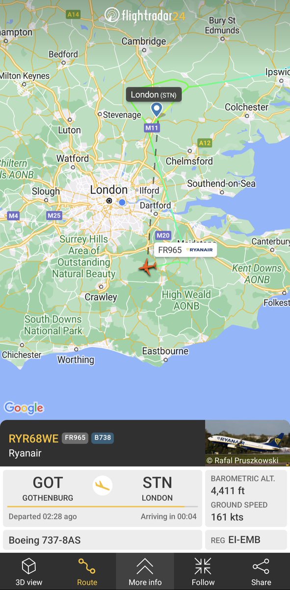 flightradar24's tweet photo. After being unable to land at Stansted (STN), amidst #StormJocelyn, #FR965 from Gothenburg (GOT) to STN is diverting to Gatwick (LGW). https://t.co/KqNksHP9tp https://t.co/sZrlQJtEVk