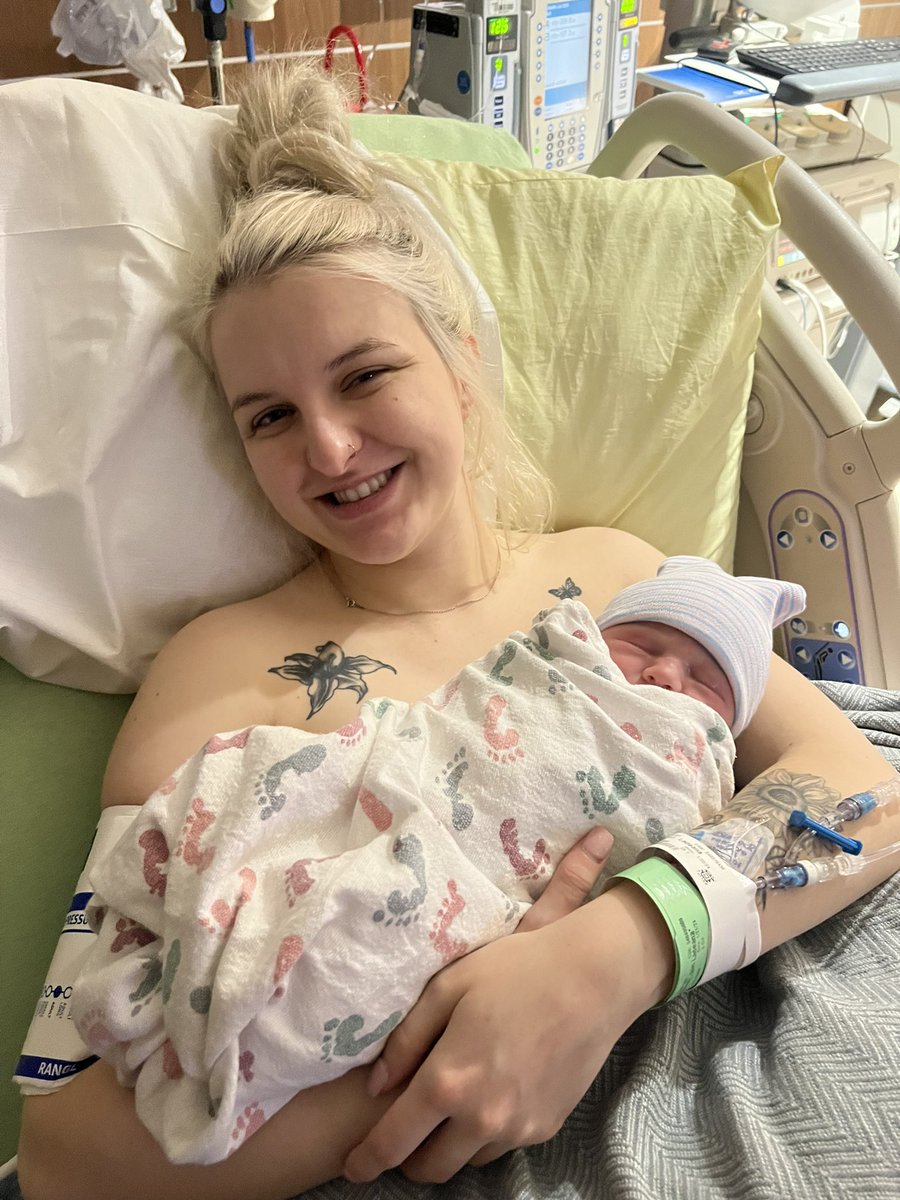 Surflexx_'s tweet photo. Welcome to the world baby! I’m so excited to be your dad ❤️❤️ https://t.co/2v8ggTxdQQ