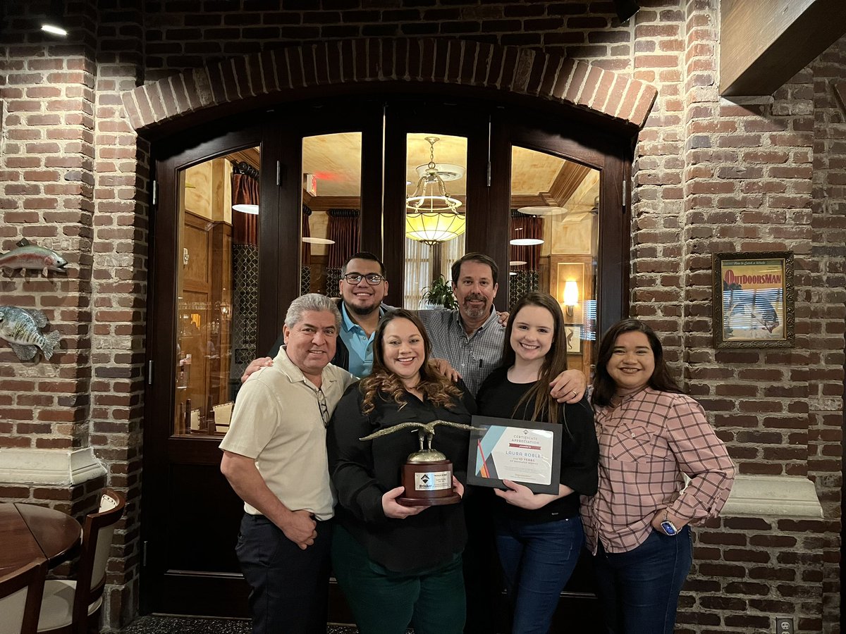 Congrats Laura on your Wings of Fire!We’re glad to have you on Team Mercedes & to see your #Chilisgrow story continue. Thank you @LarryV71 , Ed, Alicia and Adam for helping make this milestone special and celebrating Laura’s decade+ as a chilihead! Cheers to the next ten! 🌶️ 💕