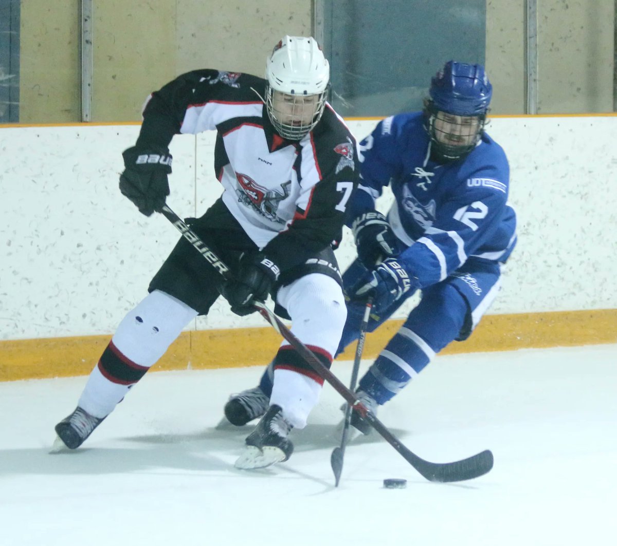 HTJHL's tweet photo. Steinbach Huskies back on top of #HTJHL standings 
https://t.co/HdHd61x1GG via @TheCarillon https://t.co/ppUVkEngBf