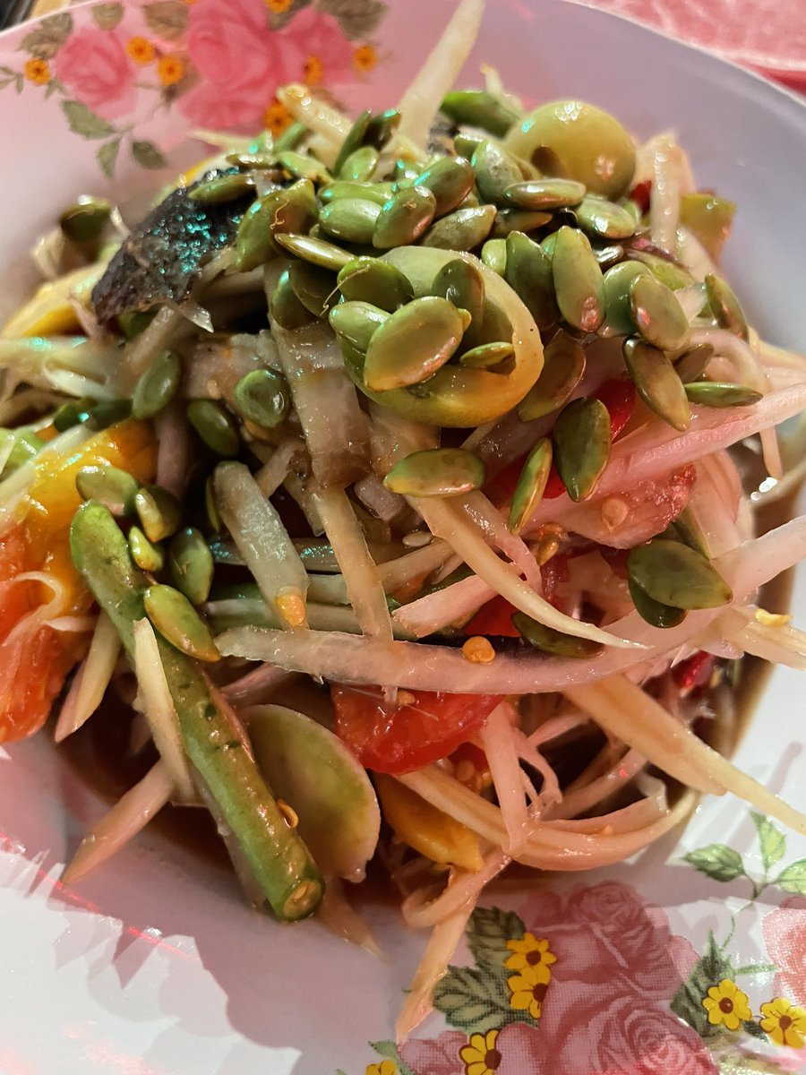 JustEatTogether's tweet photo. รีวิว #ฝันเป็นจริง

ราคา : 399+

ร้านจิ้มจุ่มเจ้าดังบรรทัดทอง ลองสั่งเซตเนื้อซิกเนเจอร์เนื้อดีมากกกกกกสั่งเป็นเซตคุ้มๆตอนแรกคิดว่าไม่น่าจะอิ่มกินสองคน แต่กินไปกินมาเยอะชห เนื้อสไลด์แผ่นใหญ่ จิ้มแจ่วแซ่บอีหลี ตำลาวรสจัดจ้านหอมปลาร้า!

#อร่อยบอกต่อ #อาหารไม่เคยทรยศ #บรรทัดทอง https://t.co/dVaFVl7Cuq
