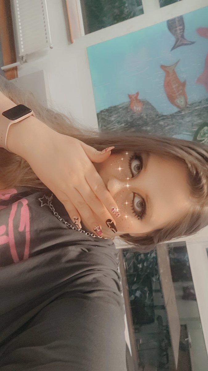 Toxiccpup's tweet photo. Hey barbies 

#gyarutwt #gyaru https://t.co/HFMuR8zrw8