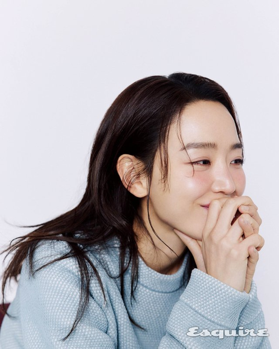 infodrakor_id's tweet photo. #ShinHaeSun untuk Esquire Korea 📸

Pemenang hatinya Yong Pil 😍 https://t.co/G4X44LJccJ