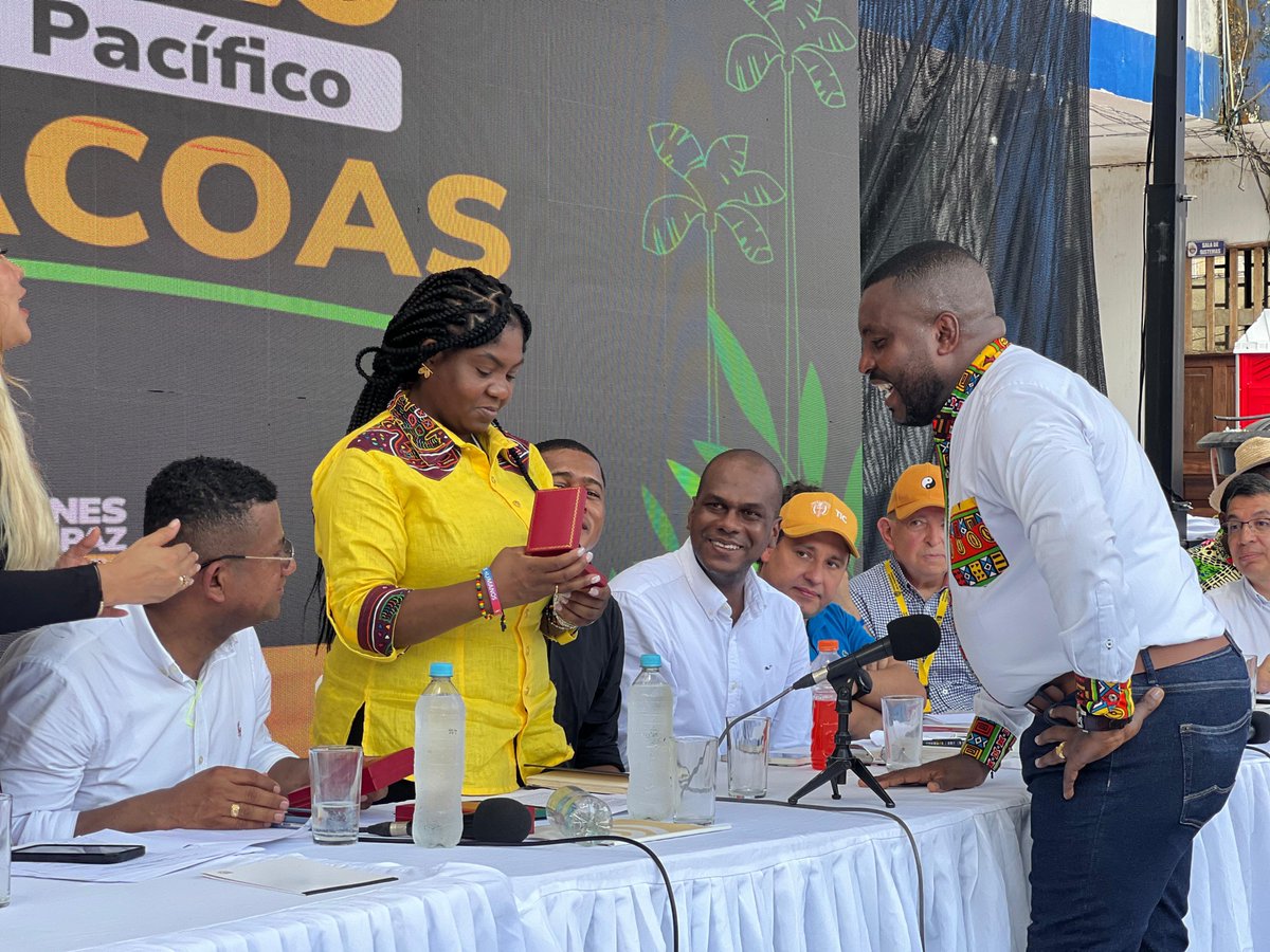 Mario466_64's tweet photo. Hoy hemos recibido al Gobierno Nacional en nuestro municipio, importantes anuncios se tuvieron. Existe un compromiso institucional del Presidente y nuestra vicepresidenta,  confiamos en su voluntad de darle una oportunidad al pacifico: 

Anuncios;

☑️Construcción de la Universidad. 
☑️Se continuará con la construcción del Acueducto. 
☑️Ampliación de los servicios que presta el Hospital. 
☑️Apoyo económico del Ministerio de Cultura.
☑️Inversión en infraestructura educativa y calidad de la educación.  
Vías.
☑️Culminación de la construcción de la plaza de mercado, los recursos económicos están asegurados para su culminación. 
☑️Conectividad en materia de educación. 

Gracias al Señor Gobernador Dr. Luis Alfonso Escobar por el compromiso con mi municipio. Confiamos en su liderazgo y ganas de transformar el pacifico.