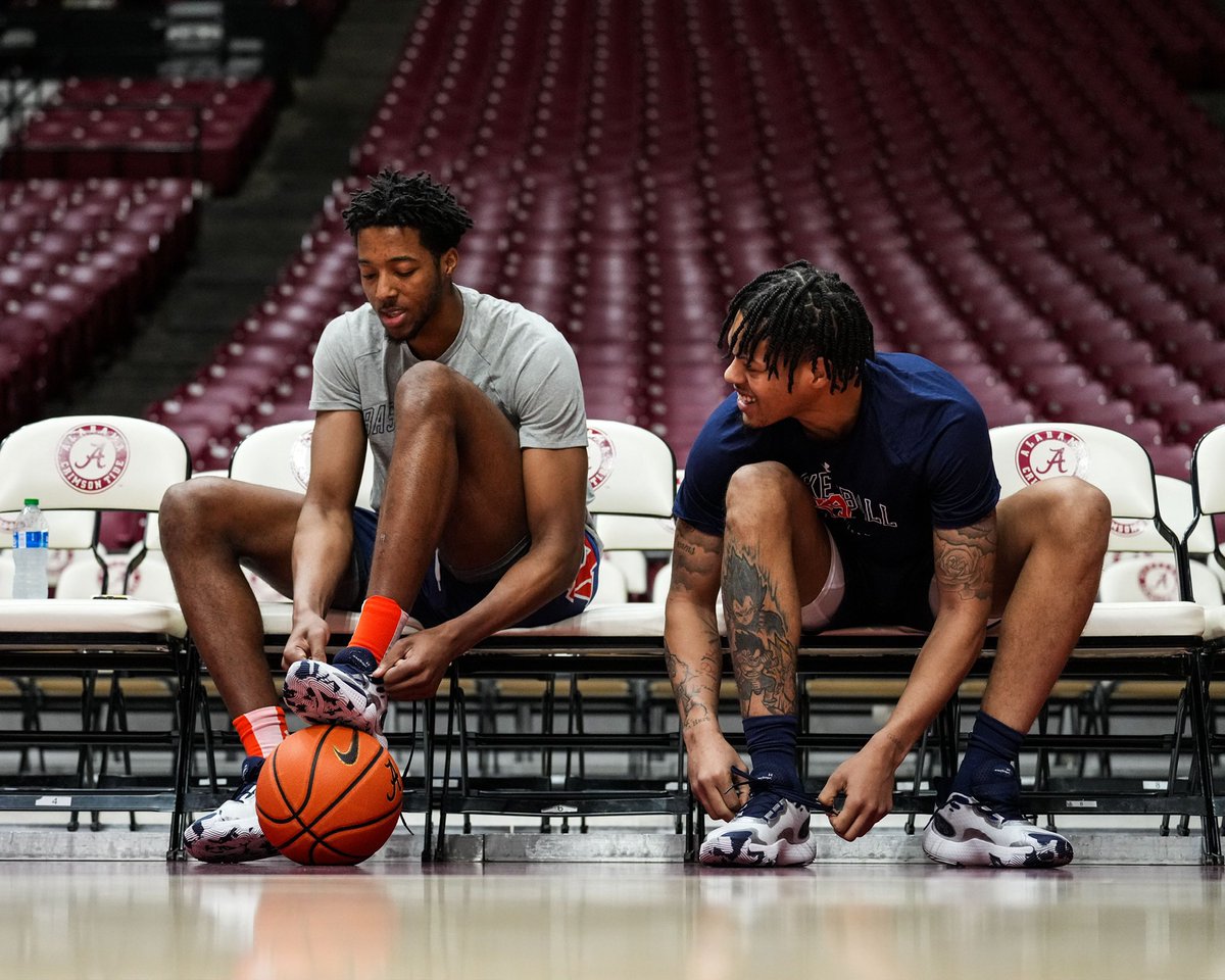 AuburnMBB's tweet photo. Arrived and ready 🗣️ https://t.co/6sWTrVGVOX