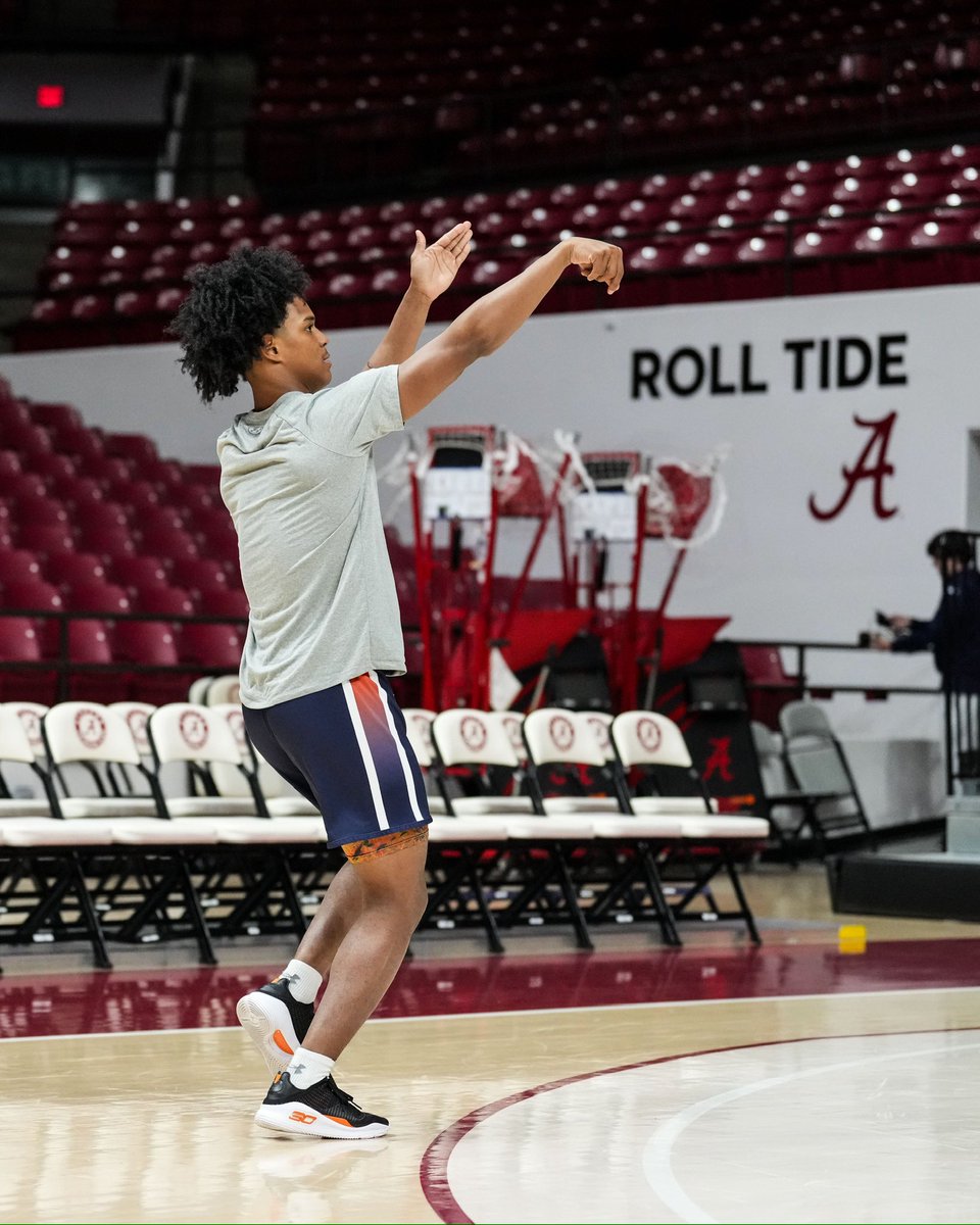 AuburnMBB's tweet photo. Arrived and ready 🗣️ https://t.co/6sWTrVGVOX