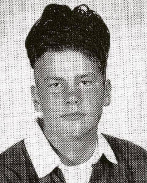 Scott_Mac12's tweet photo. @TomBrady Last time the @Lions played a championship game. Your hair was 🔥. https://t.co/fEcHUozwec