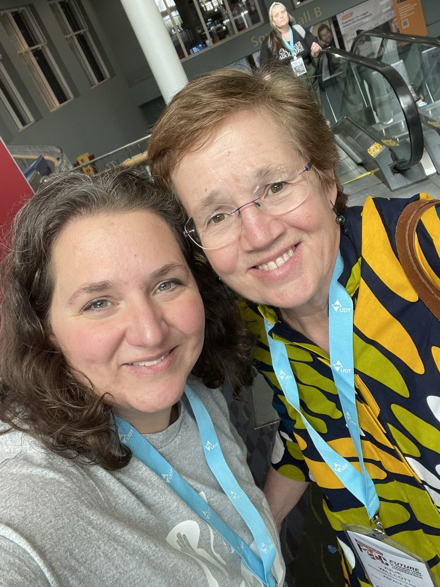 teachertheresa's tweet photo. Soooo insanely happy to meet @WillcottJulie IRL @fetc! And many thanks to @kellycroy for building such a supportive and amazing group of educators!!!! #wirededucator #fetc #teacherlife https://t.co/ykUqPjMYvH