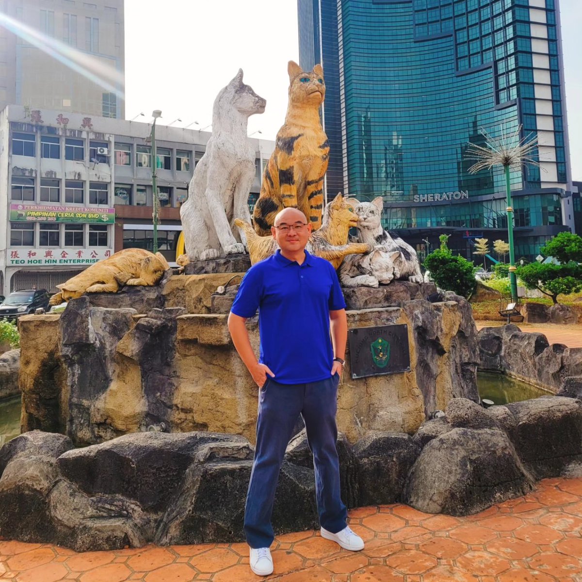 WilleamMah's tweet photo. Good morning ☕️. Today has been fantastic, and good news will be happening today.

Arrived in Kuching, the charming Cat City🐱🐱🐱 and capital of Sarawak! Surrounded by lush rainforests and the serene Sarawak River. 

The Sarawak Laksa is delicious. 🍜

#Kuching #Sarawak #CatCity https://t.co/uM7hu3OVLl