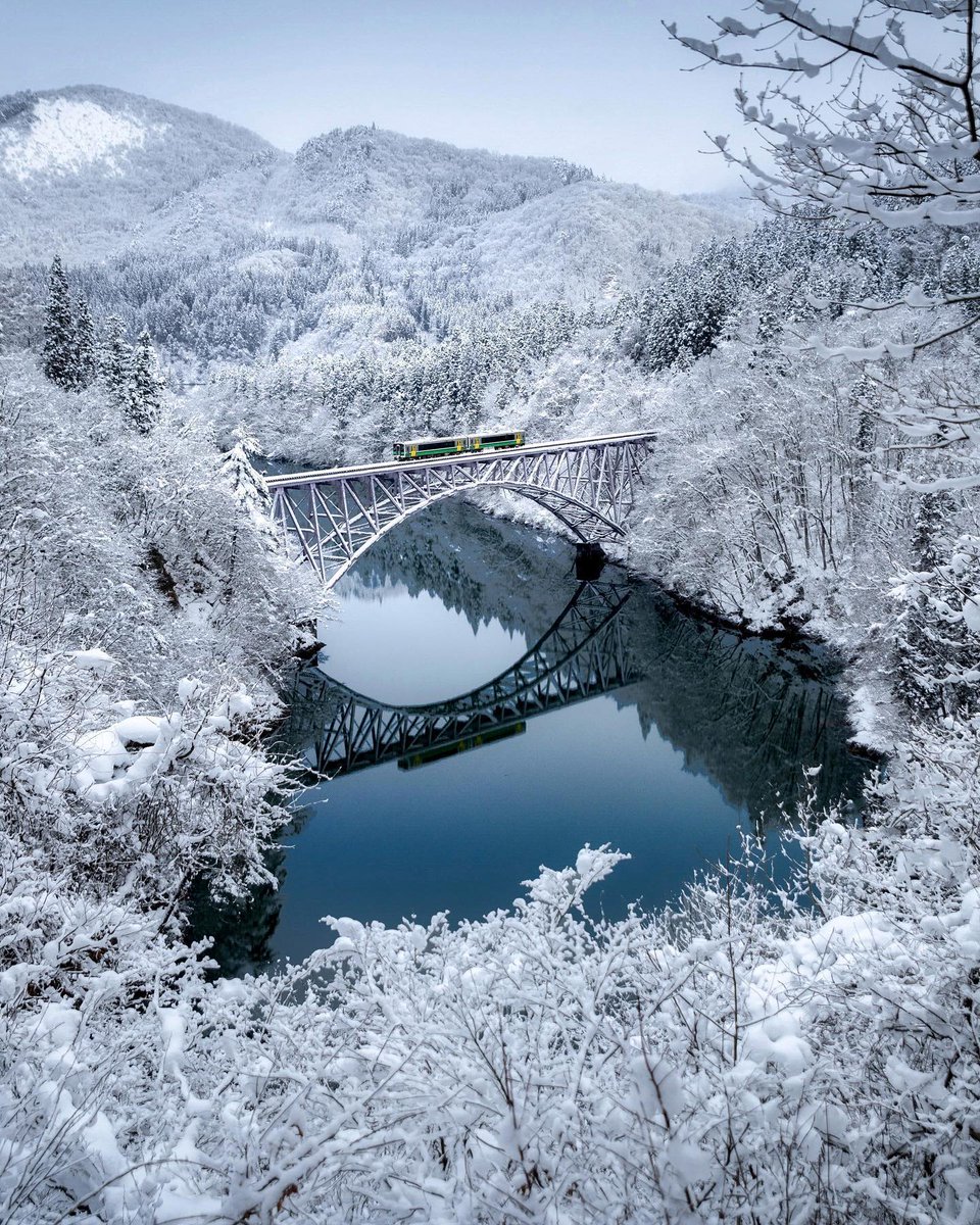 Winter lace in Fukushima, Japan 

📷by Nobuhiro.Sato @__nob___

#winterfairytale #winterwhite #travel