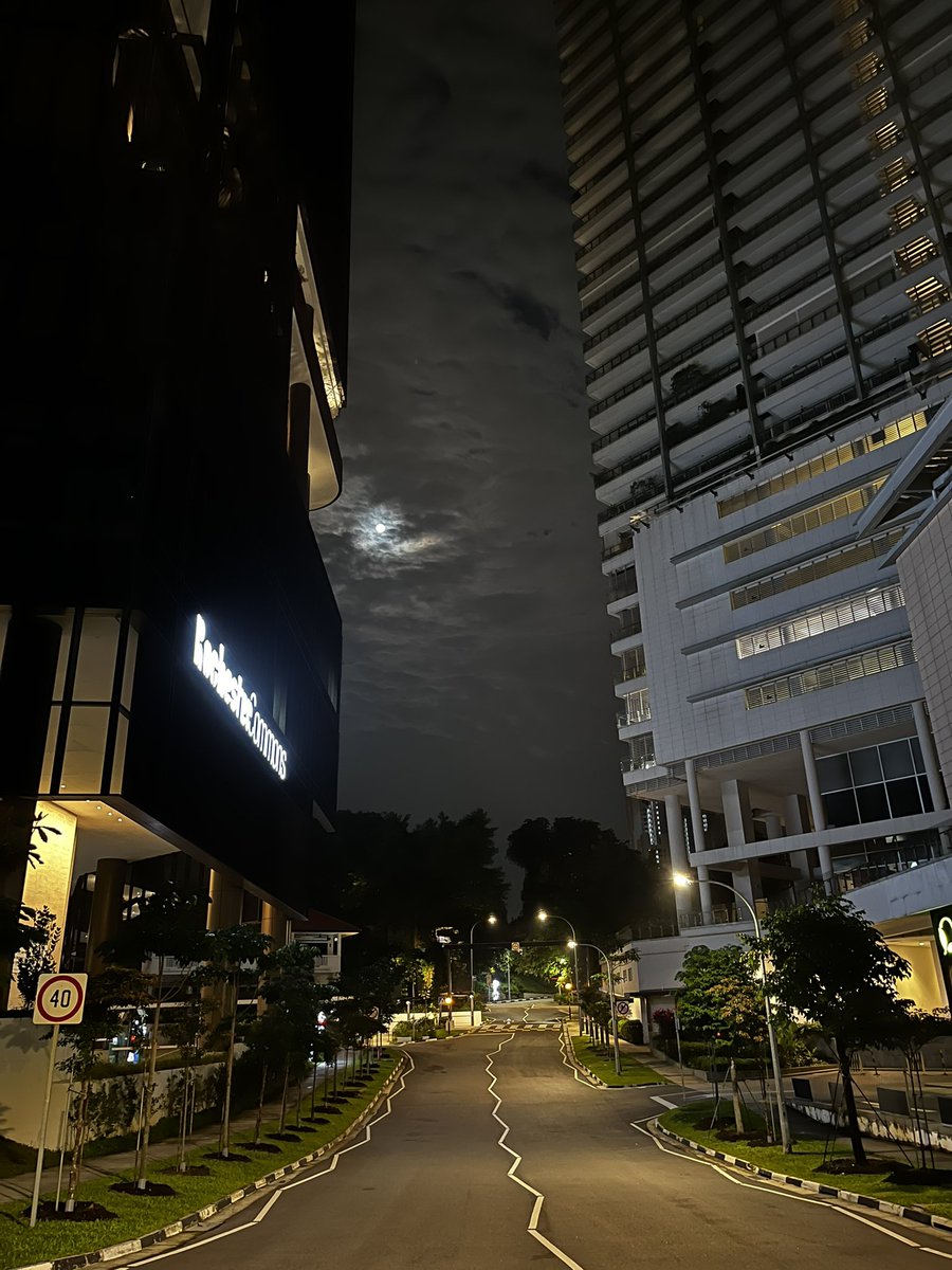 waallouh's tweet image. Singapore 👀😱@skullnbonesgame @Ubisoft