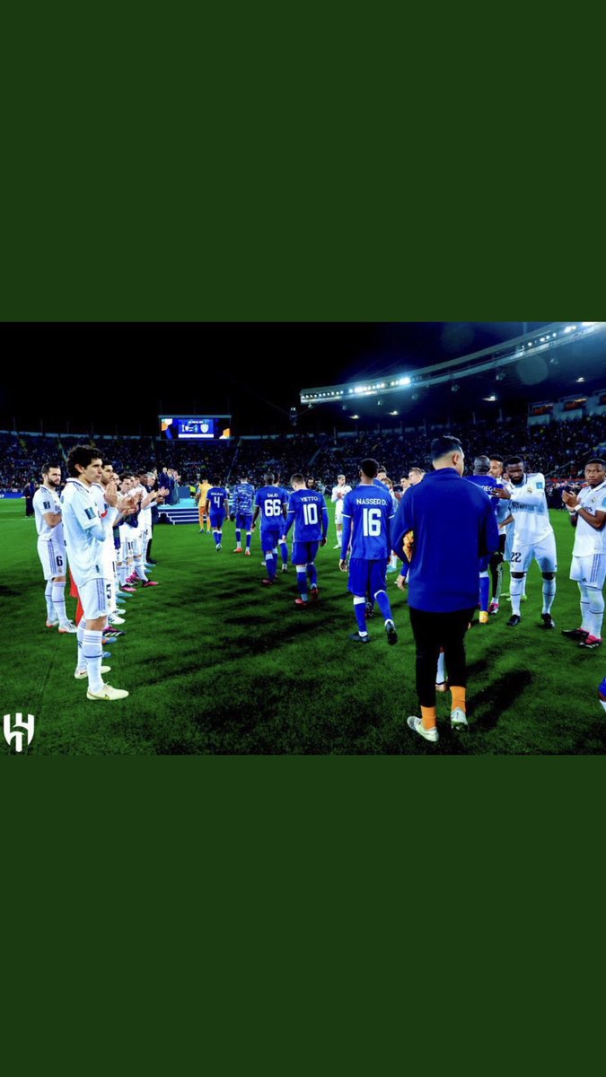 Issa_AlRoqi1's tweet photo. أكبر إنجاز في تاريخ الكرة السعودية 
هو الممر الشرفي الذي عمله #ريال_مدريد 
لـ #الهلال في المغرب و لاعبين #الهلال حينها يتجهون للمنصة وحينها كان رئيس الفيفا يصفق لهم لإستلام فضية العالم
"
وأكبر فضيحة في تاريخ الكرة السعودية
هو منع #النصر من لعب مباراة  " ودية "
لاحظوا " ودية " بسبب عدم وجود #رونالدو