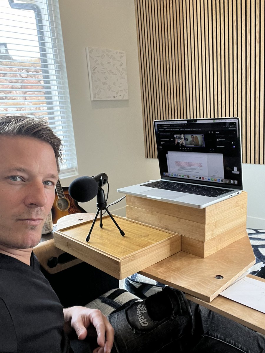 ShawnOfLovesac's tweet image. Just filmed a pod with the illustrious @dmscott It was pretty much 🔥🔥🔥
#podcast #letmesaveyou25years #books #staytuned