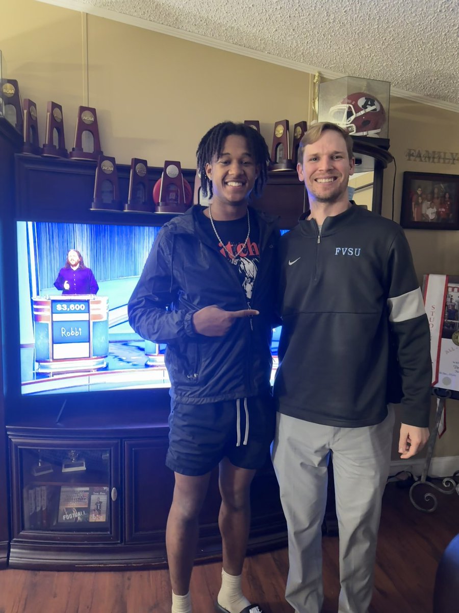 Big thanks to @CoachJHirsch for the in-home visit ‼️‼️ @ApplingRecruits @CoachMullis3