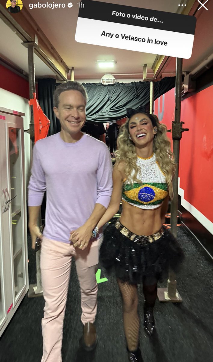 Morro que todos sempre postam foto da Anahi no Brasil (inclusive ela) eita como estão todos com saudade. VOLTEM