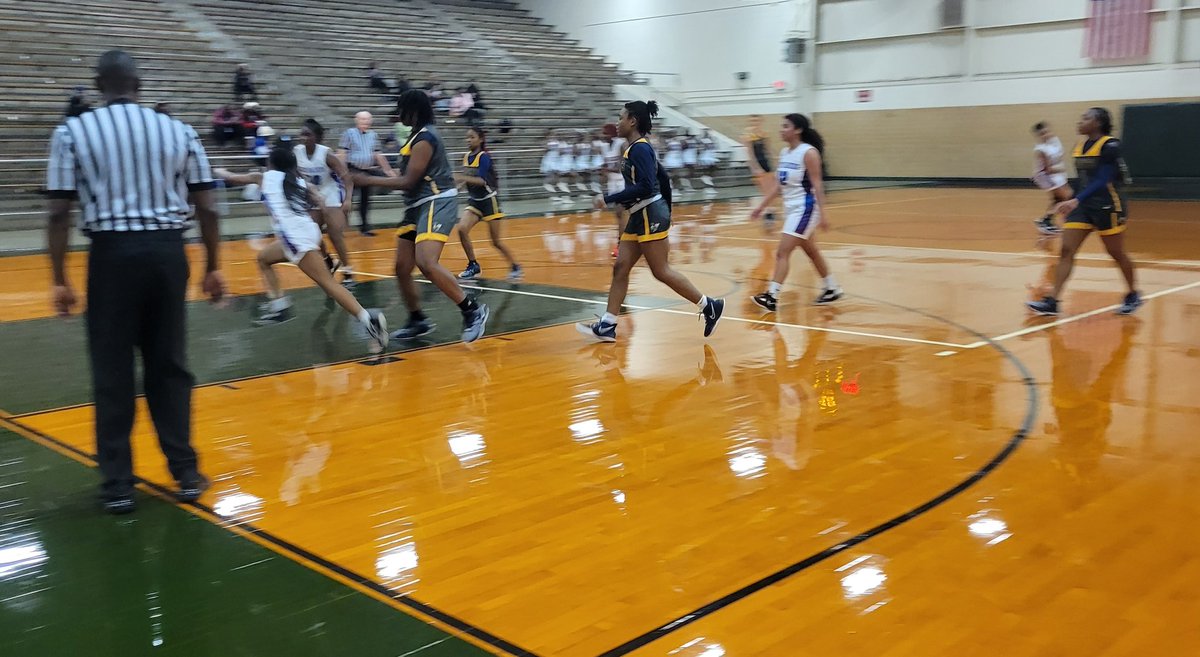 AD_DrLisa's tweet photo. Making the Tuesday evening rounds, first 6-5A girls, @HeightsFWISD leading @SouthwestFWISD at Billingsley Field, then on to McClung MS to watch 9-4A action, @BenbrookMHS vs. @EasternHillsHS. The Highlanders lead the Bobcats.
@FWISDAthletics
#ading https://t.co/SggXoEi5j7